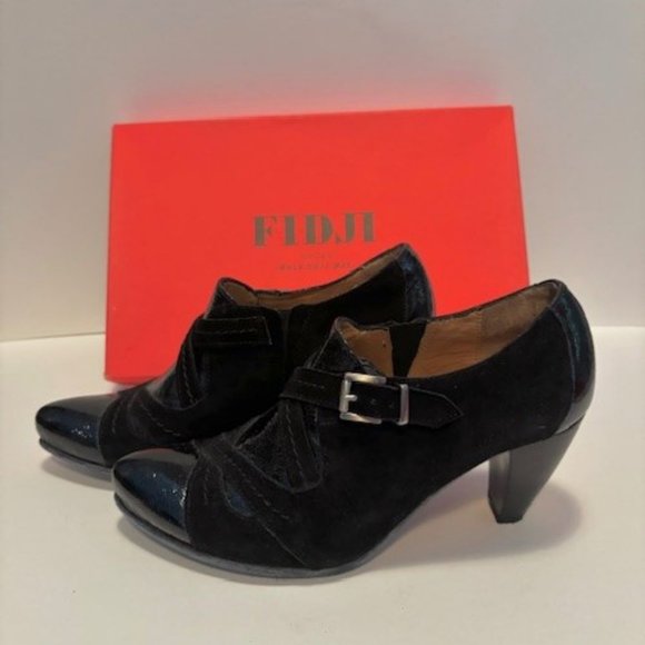 Fidji patent leather and suede pointed toe booties size 6 - Picture 2 of 9